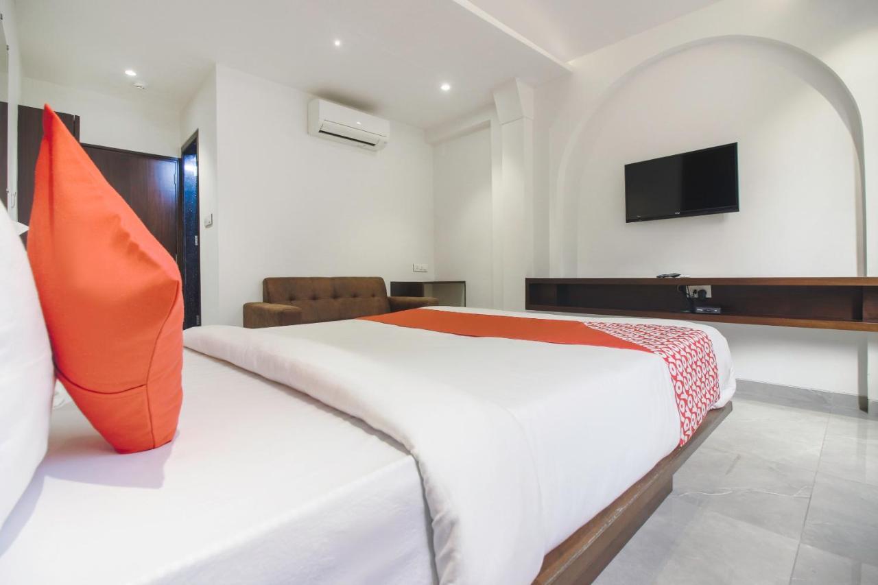 Hotel Flora Suites Bombaj Zewnętrze zdjęcie