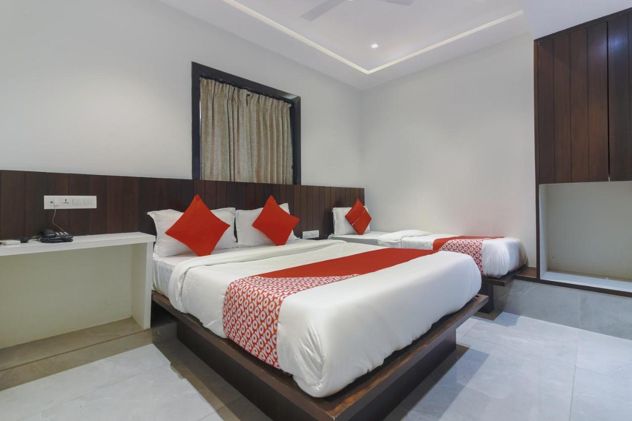 Hotel Flora Suites Bombaj Zewnętrze zdjęcie