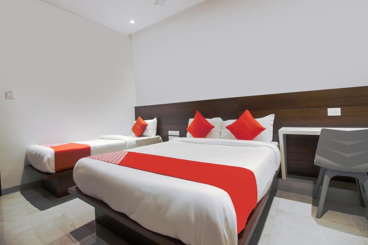 Hotel Flora Suites Bombaj Zewnętrze zdjęcie