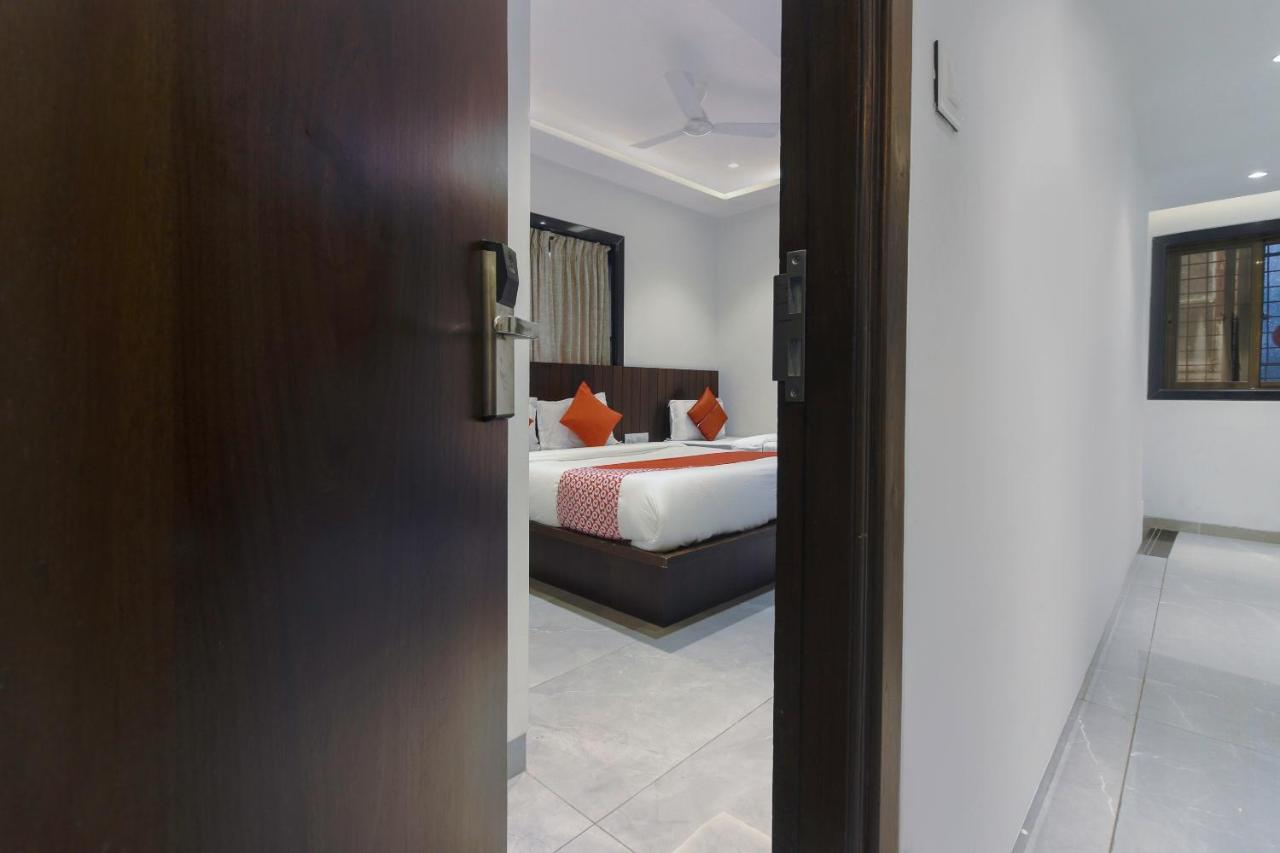 Hotel Flora Suites Bombaj Zewnętrze zdjęcie
