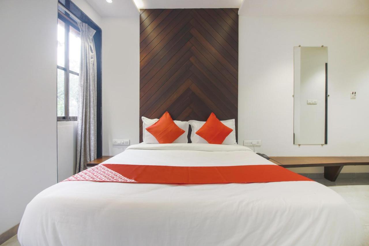Hotel Flora Suites Bombaj Zewnętrze zdjęcie