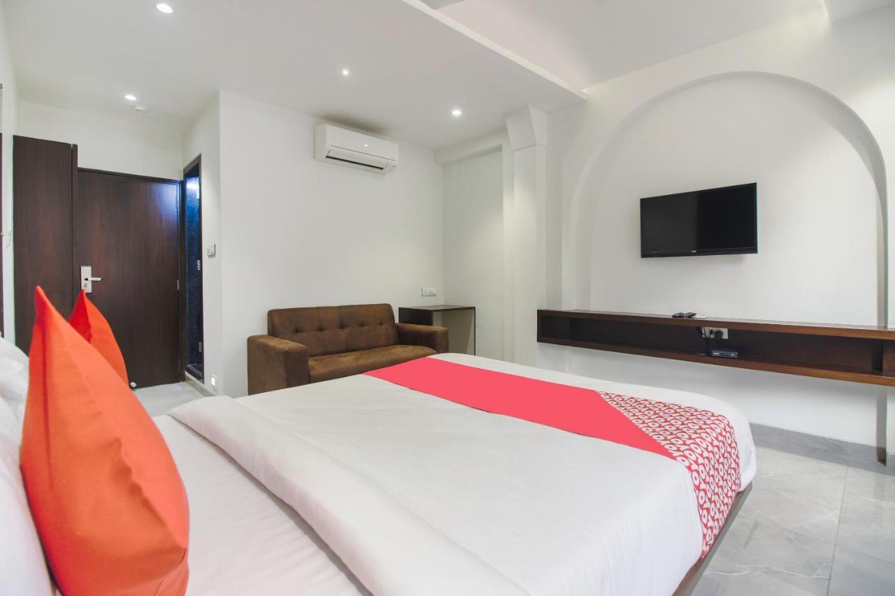 Hotel Flora Suites Bombaj Zewnętrze zdjęcie